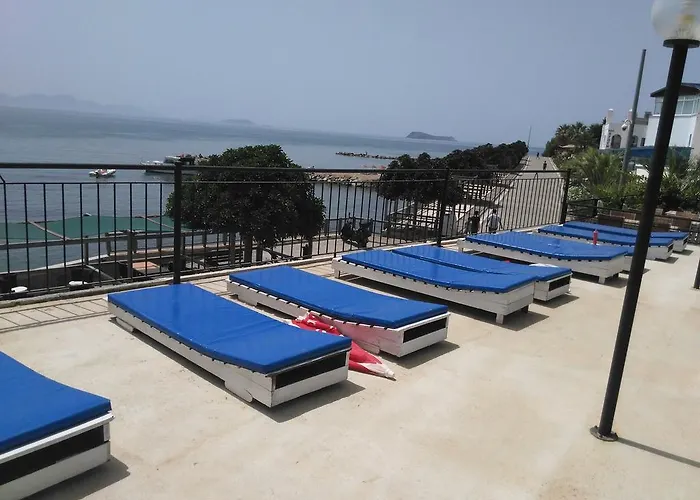 Hotell Cemre Turgutreis