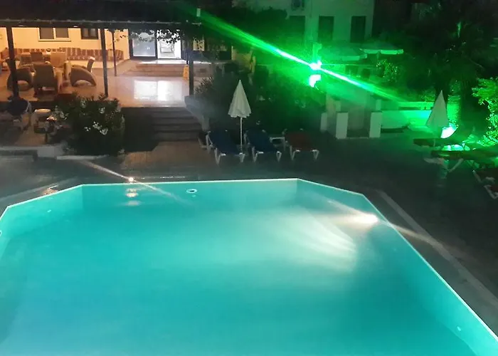 ホテル Cemre