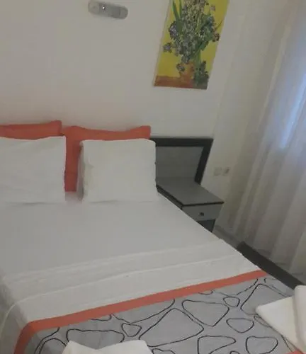 Cemre Тургутрейс