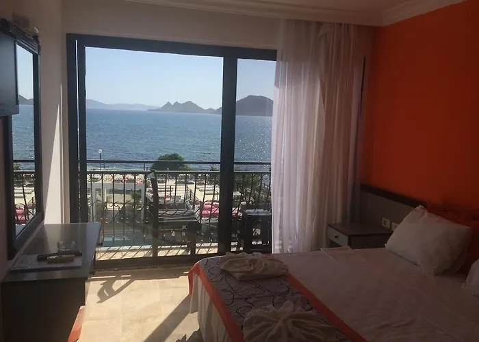 Hotell Cemre Turgutreis